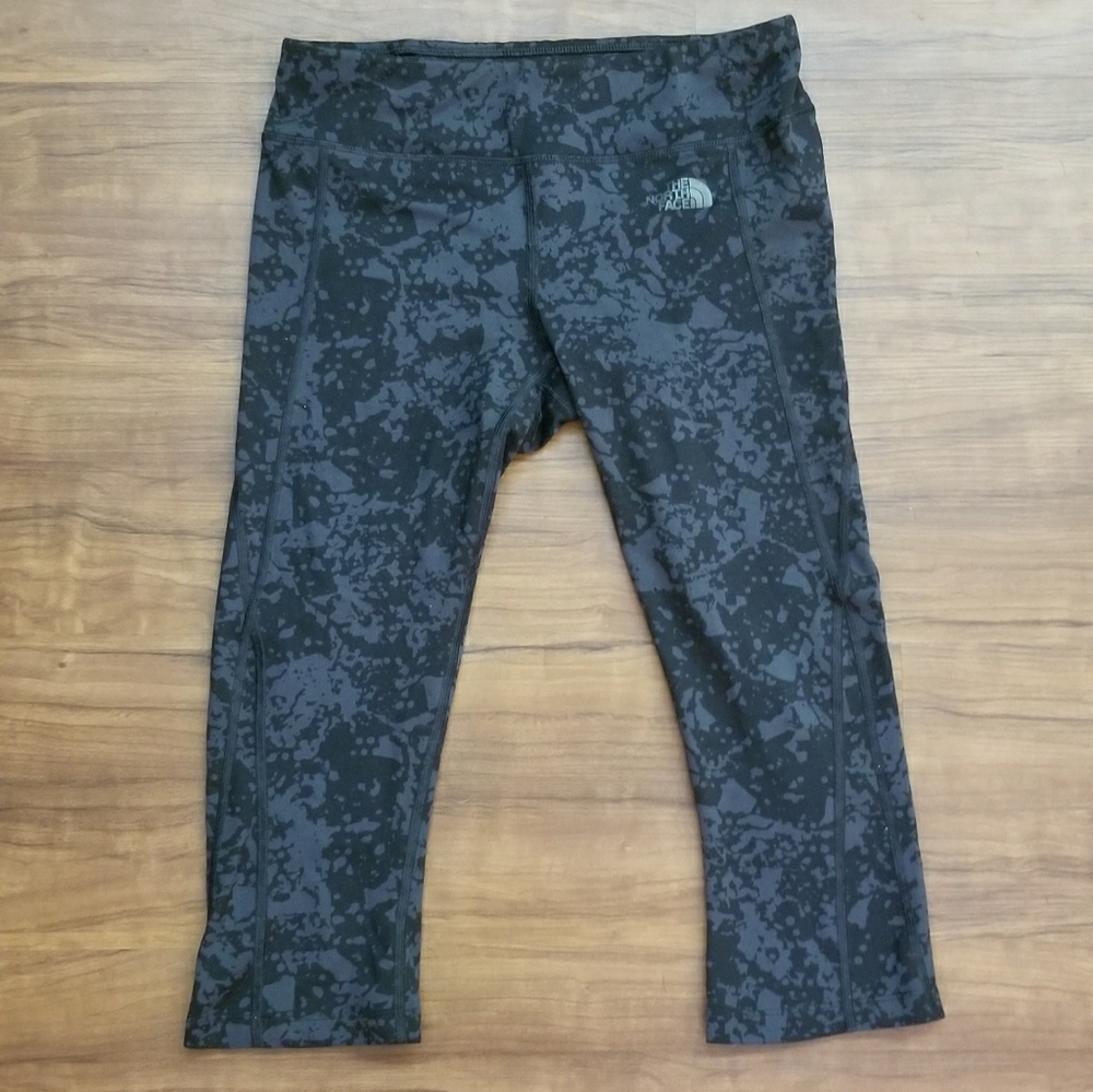 ~CLOSET CLEAROUT~ Black crop Tights The North Face